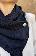 עדי בקשי צעיף שחור סרוג כריסטינה