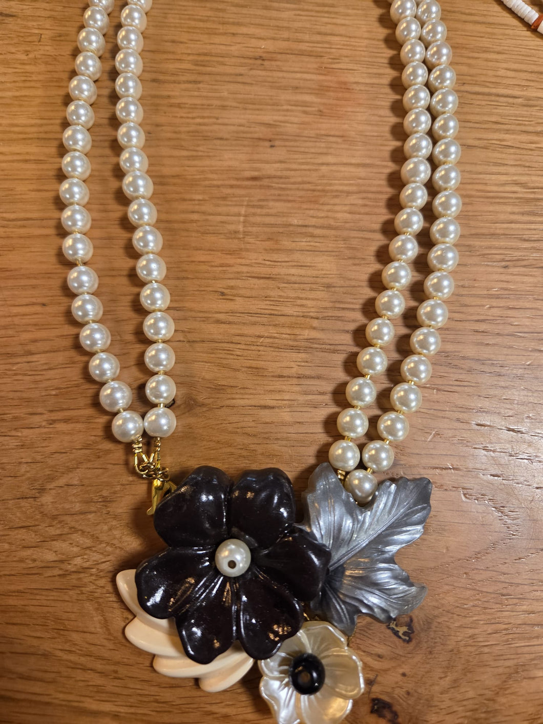 נעמה ברוש שרשרת סיפור פנינים