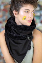 עדי בקשי צעיף פרווה שחור דו צדדי ג'יזל